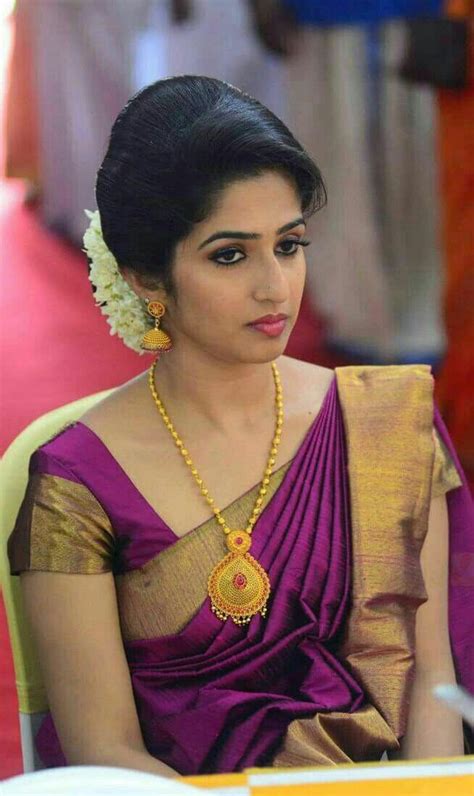 The fragrant flower is used in decorations, worship, garlands and for adorning the bride on her big day. Hair style for wedding | Bridal hairstyle indian wedding ...