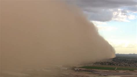 Massive dust storm creeps through southeast Valley