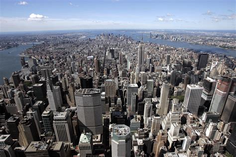 Midtown Manhattan office leasing as at a 12-year high. | National Real Estate Investor
