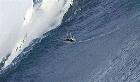 Largest Tsunami Alaska Earth Shaker Wtad World S Tallest Recorded Facebook People