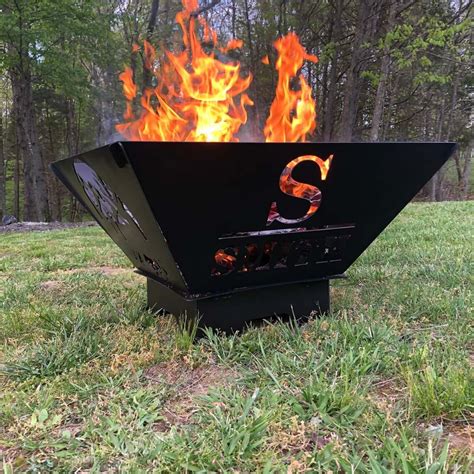 29 Remarkable Metal Fire Pit Designs To Liven Up Your Next Get Together