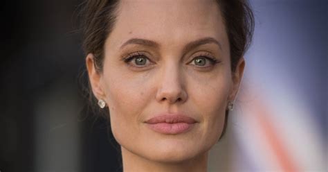 Angelina Jolie Was Diagnosed With Bells Palsy Following Brad Pitt