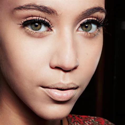 4 Ways To Wear Doe Eye Makeup