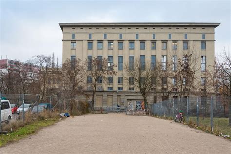 Thursday 19.08.2021 studio berlin | guided tours. Berghain-Garten öffnet nach Corona-Pause: Tageskarte