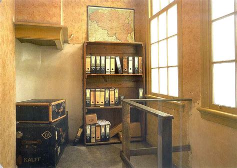 The anne frank house was established on 3 may 1957 in cooperation with otto frank, anne frank's father. Het achterhuis | Anne Frank
