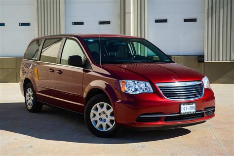 Chrysler Town And Country Vans 7 Passengers Bbb Rent A Car