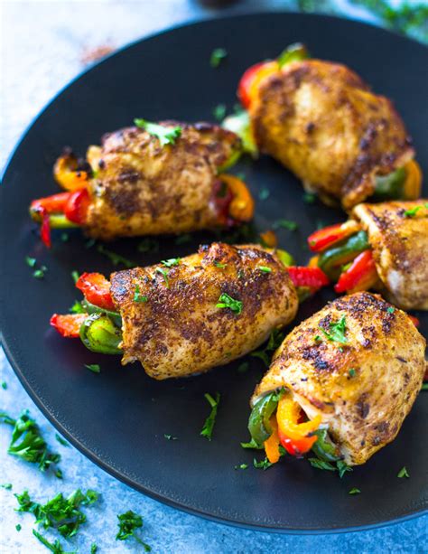 Southwestern chicken roll upsplain chicken. Baked Chicken Fajita Roll-ups | Gimme Delicious