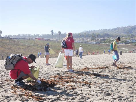 Torrance Beach Coastal Cleanup Day Photo By Sharon Yiu Heal The Bay