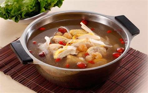 Tinorangsak or tinoransak is an indonesian hot and spicy meat dish that uses specific bumbu (spice mixture) found in manado cuisine of north sulawesi, indonesia. Toko Ayung: Mengenal "Tradisi" "Cia po" "(吃补)"