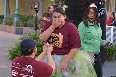 Wedding Photobomb Marriage Proposal Photobombed By Hilarious Onlooker