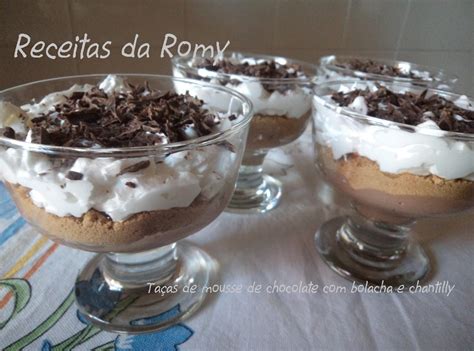 Mousse de fico grata pela excelente receita de mousse de chocolate sem açúcar , e não tenho dúvidas de que é. Taças de mousse de chocolate com bolacha e chantilly