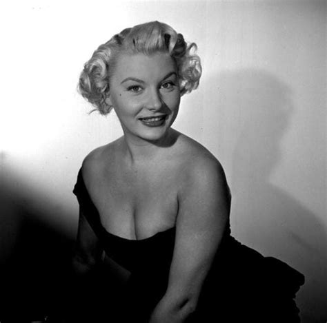 Gorgeous Photos Of American Actress Barbara Payton During Her Brief Life Vintage News Daily
