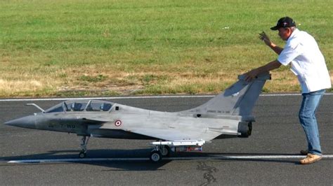 RC Rafale Fighter With Turbine Engine Touch And Go World War Wings