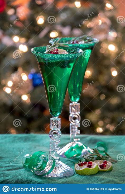 Champaign offers the best of urban life in a friendly, smaller city. Champain Christmas Beverages : Spiced Champagne Punch ...