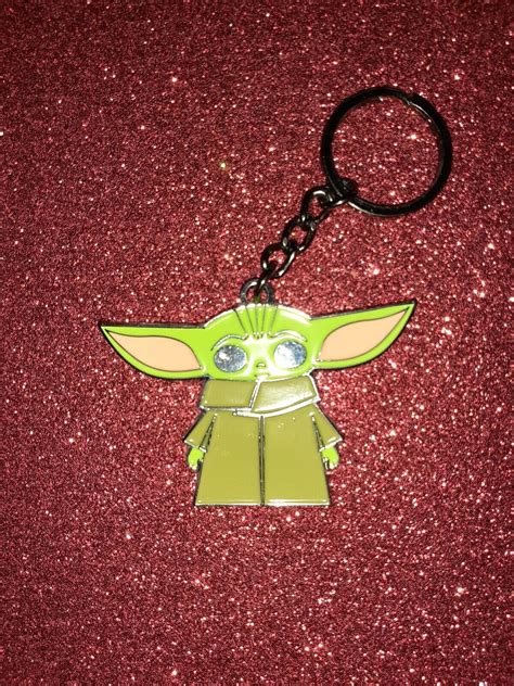 Baby Yoda Child The Mandalorian Keychain Star Wars Grogu Metal Disney