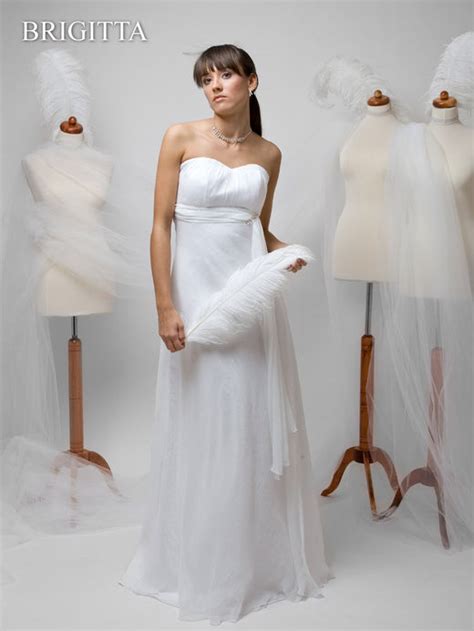 Sie möchten nicht das typische brautkleid und favorisieren auch keine modelle, die über und über mit perlen bestickt sind. Schllichtes Brautkleid aus Chiffon - Foto im Hamburg Web