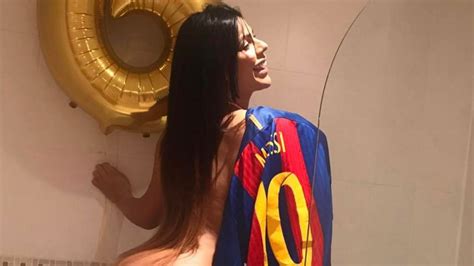 Suzy Cortez Se Desnuda Para Seguir Festejando El Triunfo De Messi Y El