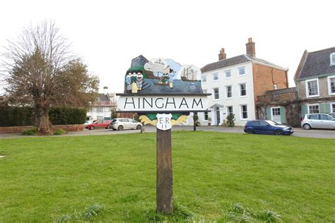 Hingham Town Sign On The Green © Adrian S Pye Cc By Sa20 Geograph