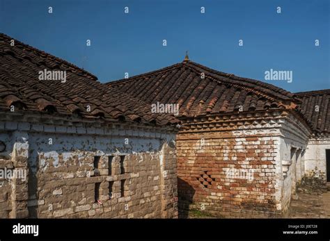 Mangalore Tile Roof Hi Res Stock Photography And Images Alamy