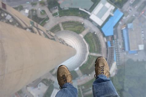 What Is Acrophobia And What Causes Fear Of Heights Symptoms Celebrity