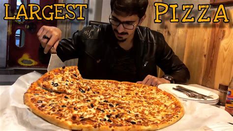 Biggest Pizza In Pakistan 🇵🇰 Pizza Challenge Lahore Youtube
