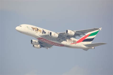 Airbus A380 From Emirates Editorial Stock Image Image Of A380 101021464