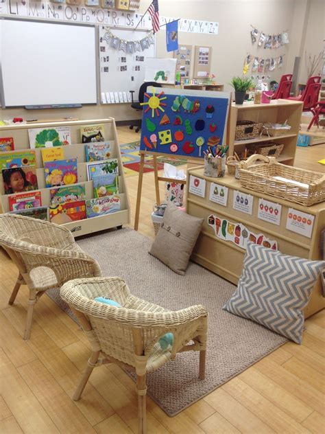 Pre-K Tweets: Pre-K Tweets Classroom Tour! | Classroom decor, Preschool classroom, Classroom design