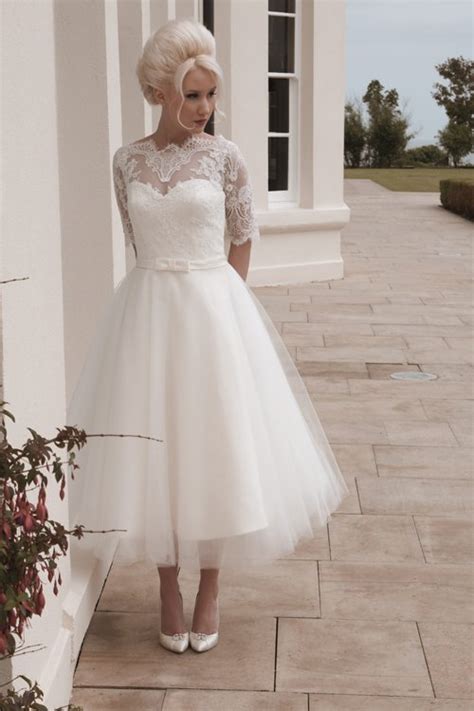 beautiful elegant timeless   wedding dress