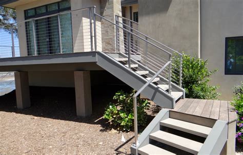 When To Hire A Railing Specialist San Diego Cable Railings