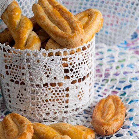 We've rounded up all the most popular ideas and you these easter desserts are perfect for spring celebrations and holiday feasts. Smyrna Easter Cookies Recipe by Stelios Parliaros http://www.steliosparliaros.gr/giortina ...