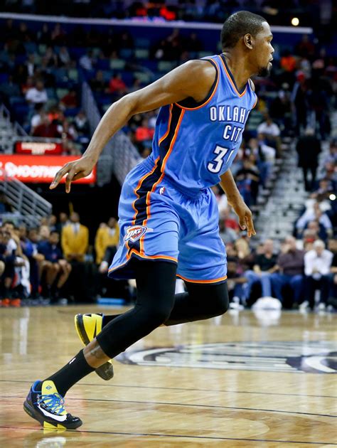 Solewatch Kevin Durant Is Back On The Court In The Nike Kd 6 Sole