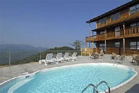 An affordable vacation in the smoky mountains is just a few clicks away. Mountain Ayre - Pigeon Forge Cabins - Sleeps 25 plus ...