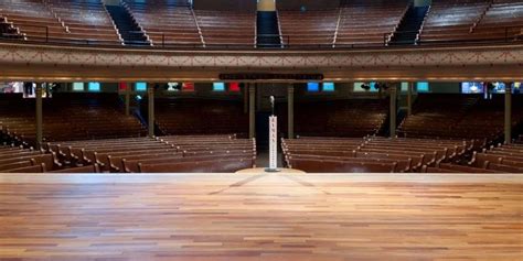Glossy Auditorium Stage Wooden Flooring Wear Resistance 21mm 45mm