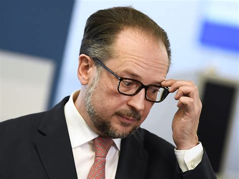 Atombomben hängen von der spaltung ab. Schallenberg wird zu Atombomben-Video befragt - Politik ...