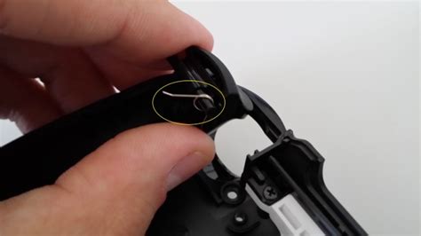 Anschließend reinigen wir ihre ps4 von innen und ersetzen ihre alte wärmeleitpaste durch neue. Schritt für Schritt: Umbau des PS4-Controllers - Bilder ...