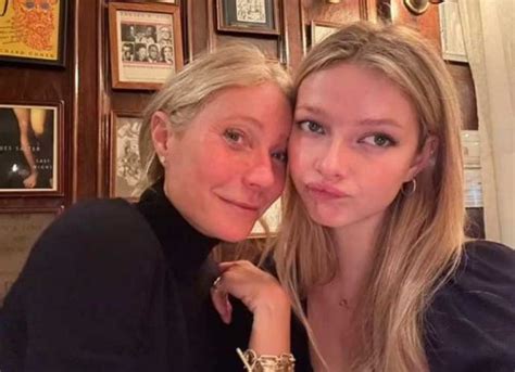 Gwyneth Paltrow Spends Time With Lookalike Daughter Apple Martin In Nyc Flipboard