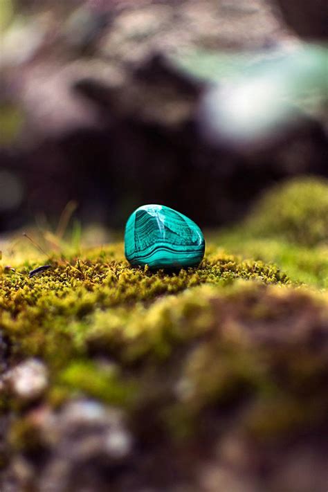 Mesmerizing Photos of Gemstones That Look Like Otherworldly Objects ...