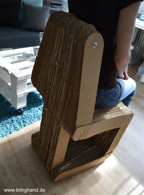 Möbel aus pappe coole stühle moderne innenarchitektur moderne einrichtung stuhl design neue wohnung inneneinrichtung frank gehry vitra möbel pappmöbel: Upcycling - Aus Umzugskartons einen designer Stuhl selbst ...