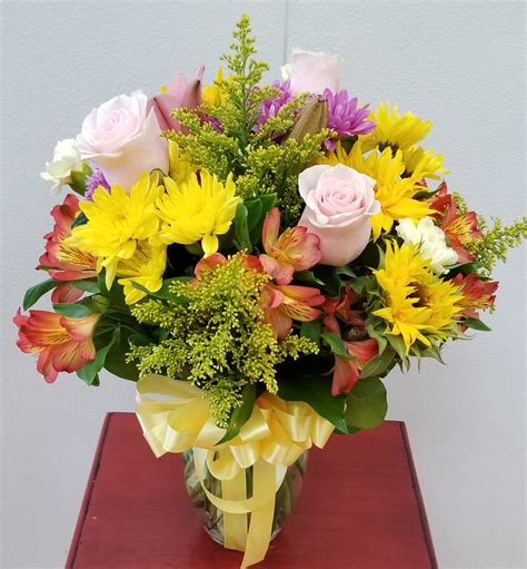 Sunshower Bouquet In Yorba Linda Ca Everblooming Floral And T