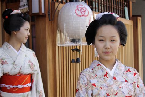 wallpaper temple japanese kimono skin clothing kyoto geisha girl smile woman maiko