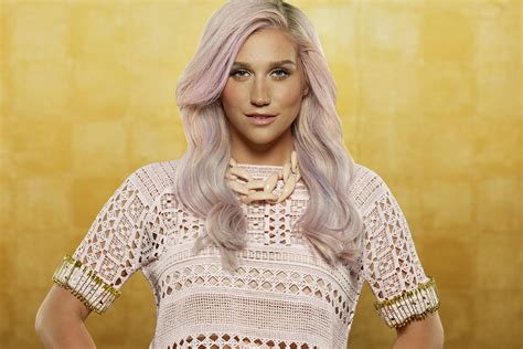 Kesha Women Singer Pink Hair Long Hair Wavy Hair Smiling Purple Hair