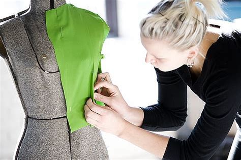 Fashion Designer Job Description Sample Salary Duties Skills Education