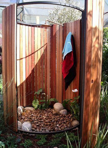 18 Tropical And Natural Outdoor Shower Ideas Small House