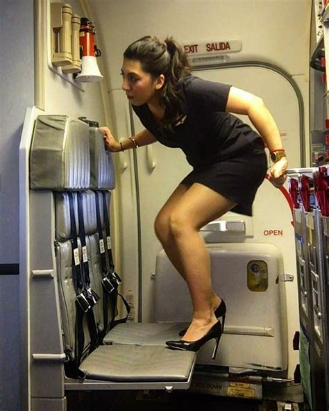 Pin By Artsurf On Flight Attendant Sexy Stewardess Stewardess Sexy Flight Attendant