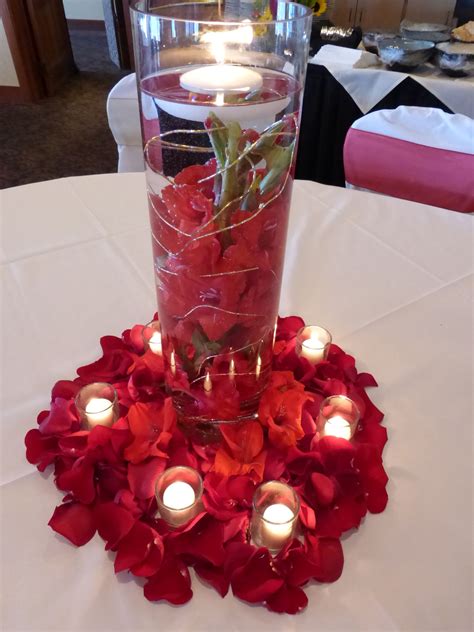 Pin By Vicky Markussen On Wedding Centerpieces Red Roses Centerpieces