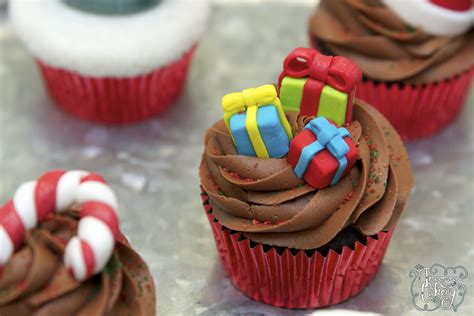 Christmas Cupcakes Chocolate Cupcakes With Chocolate Or Va Flickr