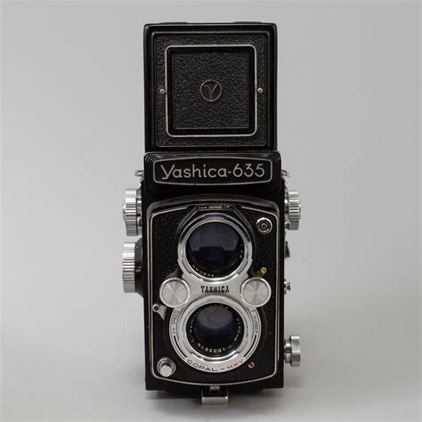 Two Twin Lens Reflex Cameras A 1950s 60s Yashica 635 And A 1930s
