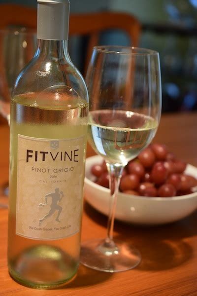 Pinot Grigio Wine Color Camping Distractiv