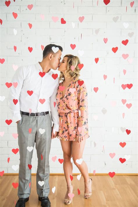 Romantic Valentine S Day Inspired Engagement Session Valentine Photography Valentines