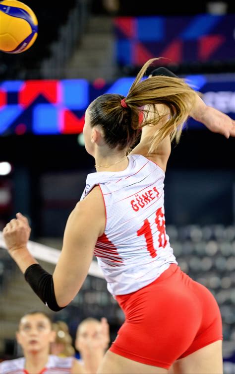 Zehra Gunes 01 By Sportsfantastic On Deviantart Voleibol De Mujeres